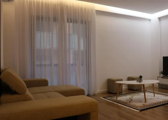 Lakeside Comfort - Self Check-in דירה