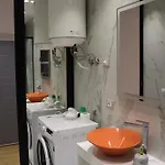 Lakeside Comfort - Self Check-in Apartment