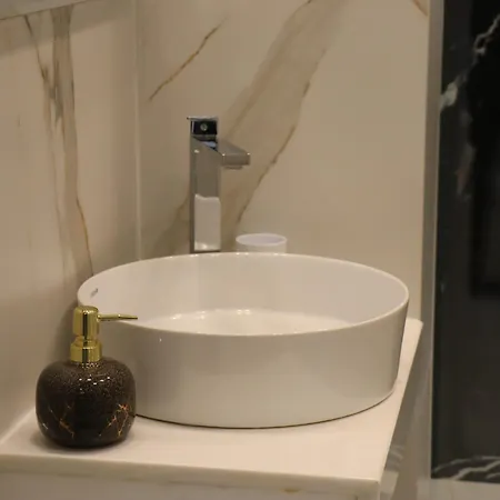 Lakeside Comfort - Self Check-in شقة تيرانا
